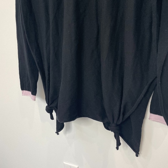 Cloth by design Black Lightweight Sweatshirt - Picture 2 of 5